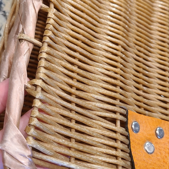 Rattan luggage/picnic basket - Picture 4 of 9